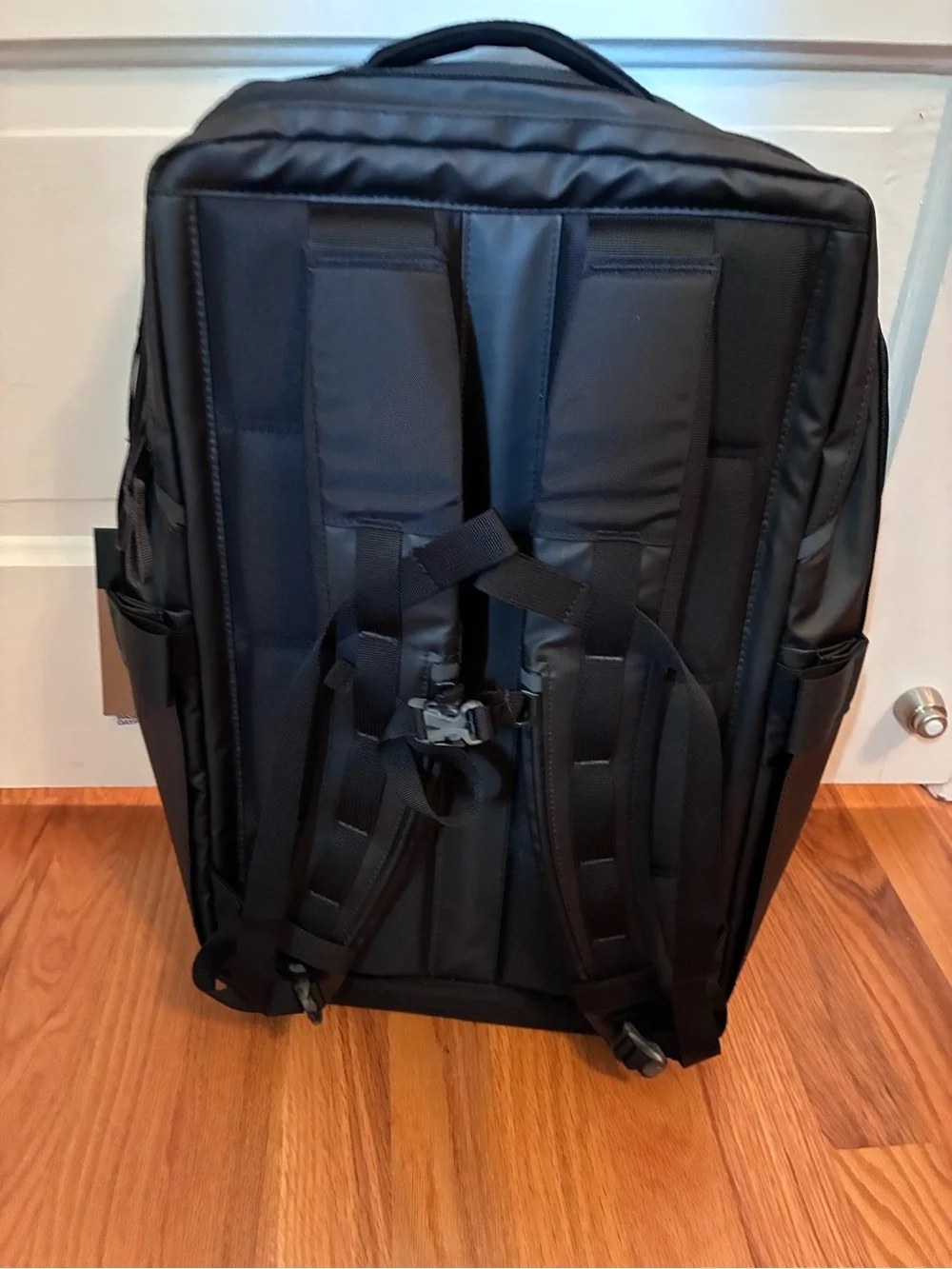 The North Face Base Camp™ Voyager Daypack - 26L Black NWT